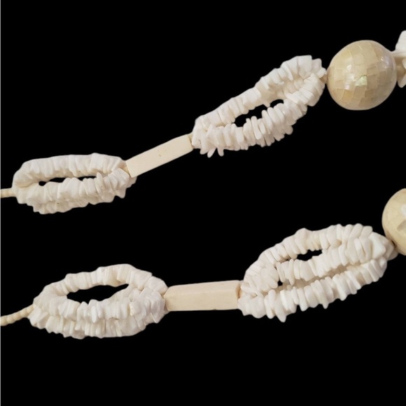 Beautiful Statement Mother of Pearl and Shell Inlay Heart Pendant Necklace - Picture 6 of 6